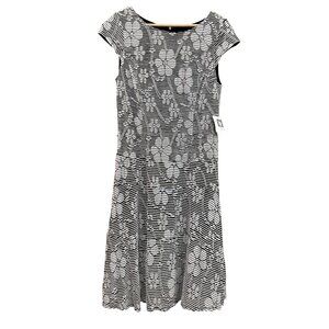 Anne Klein - Black And White Floral Ribbed Lined Dress - Size 10 NWT